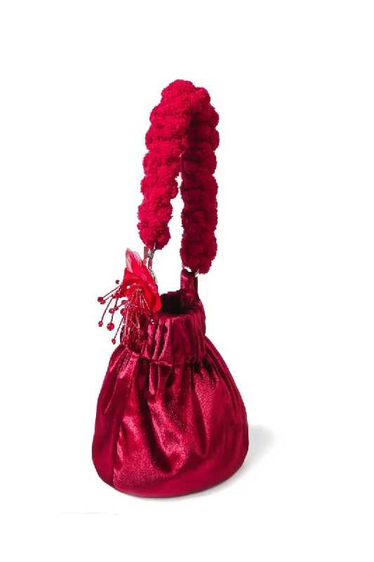 New Arrivals CAT ON A MOUNTAIN ORCHID BAG IN RED Unmissable Deals On Trendy Handbags New Arrivals CAT ON A MOUNTAIN ORCHID BAG IN RED Unmissable Deals On Trendy Handbags