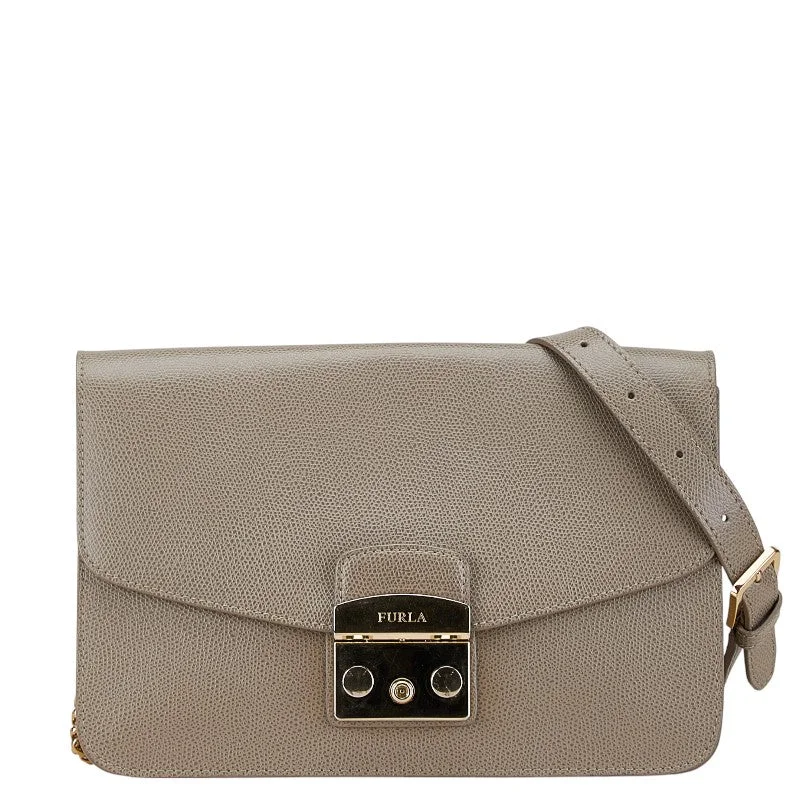 Sporty Bags For Active And Athletic Lifestyles Furla Metropolis Leather Chain Shoulder Bag Flash Sale On Designer Bags Sporty Bags For Active And Athletic Lifestyles Furla Metropolis Leather Chain Shoulder Bag Flash Sale On Designer Bags