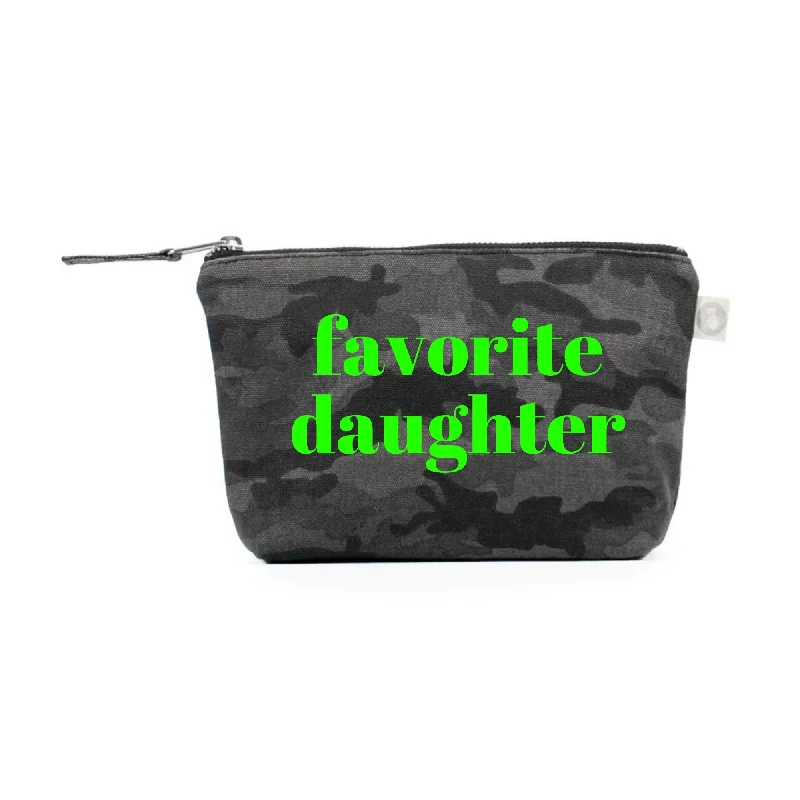 Stylish Savings FAVORITE DAUGHTER Makeup Bag in Black Camo NEW! Shop Stylish Bags At Unbeatable Prices Stylish Savings FAVORITE DAUGHTER Makeup Bag in Black Camo NEW! Shop Stylish Bags At Unbeatable Prices