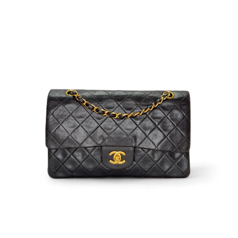 Bags With Limited-Time Deals Classic Medium Vintage Shoulder Bag in Lambskin, Gold hardware Premium Handbags With A Touch Of Elegance