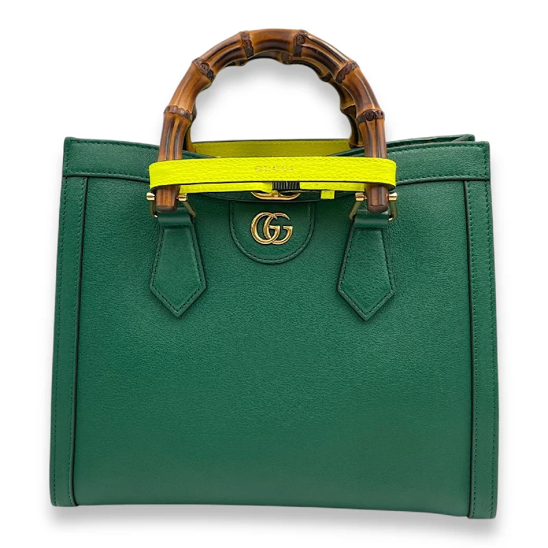 Limited Time Offers Diana Small 27x24x11cm Green Shoulder Bag in Boar leather, bamboo handle, Gold hardware Everyday Bags, Budget-Friendly Limited Time Offers Diana Small 27x24x11cm Green Shoulder Bag in Boar leather, bamboo handle, Gold hardware Everyday Bags, Budget-Friendly