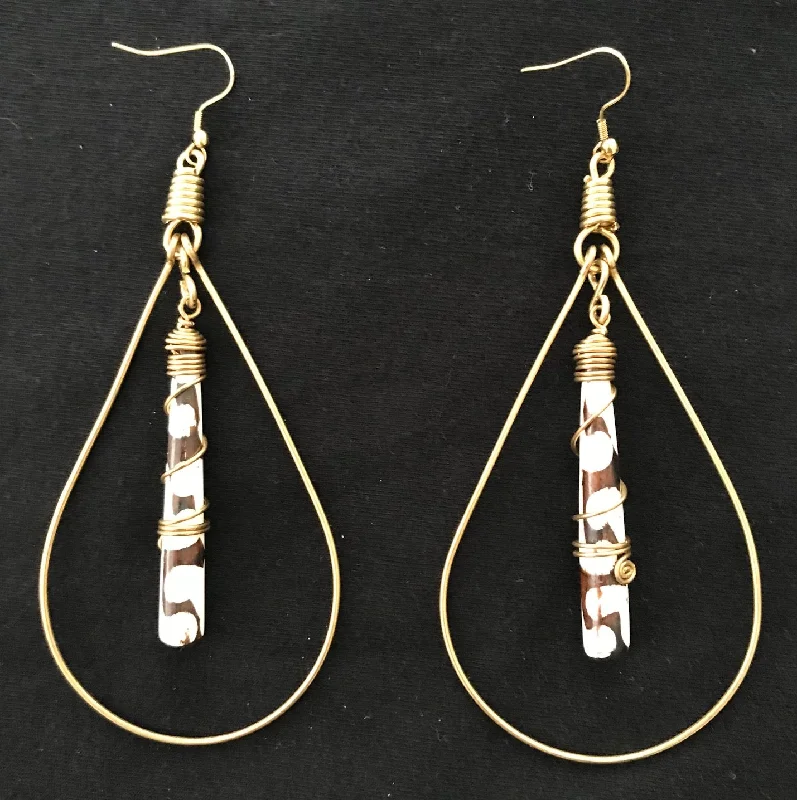 Customizable Bags For Personalized Style Bone and Brass Pinstripe Hoop Earrings Elegant Totes At Limited-Time Prices Customizable Bags For Personalized Style Bone and Brass Pinstripe Hoop Earrings Elegant Totes At Limited-Time Prices