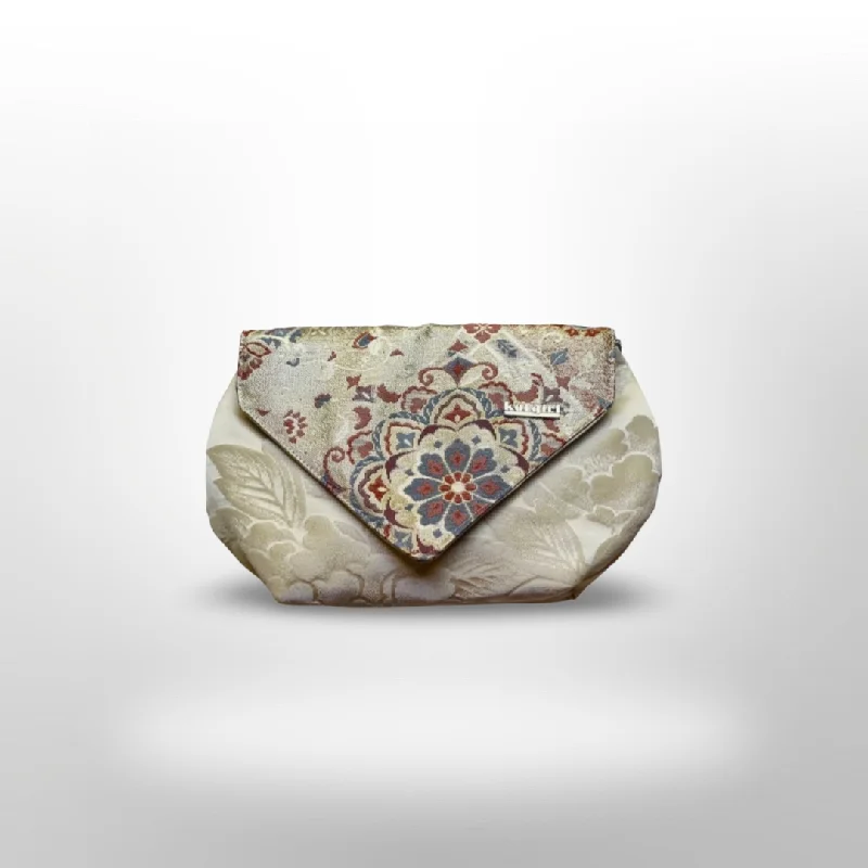 Silver and White Floral Mini Clutch Best Deals On Premium And Casual Bags – Act Fast Silver and White Floral Mini Clutch Best Deals On Premium And Casual Bags – Act Fast