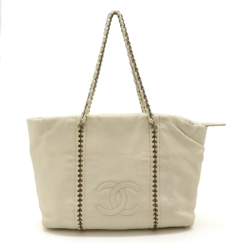 Chanel Coco Mark Leather Tote Bag (Pre-Owned) Upgrade Your Look With Fashionable Bags Chanel Coco Mark Leather Tote Bag (Pre-Owned) Upgrade Your Look With Fashionable Bags