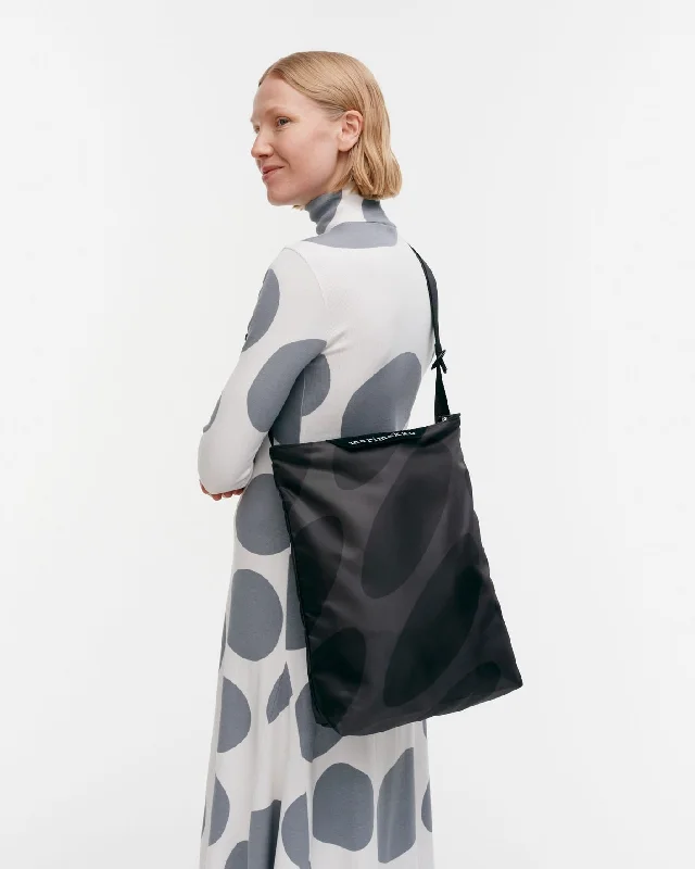 neat crossbody linssi - medium - black Exclusive Bag Deals – Perfect For Any Occasion neat crossbody linssi - medium - black Exclusive Bag Deals – Perfect For Any Occasion