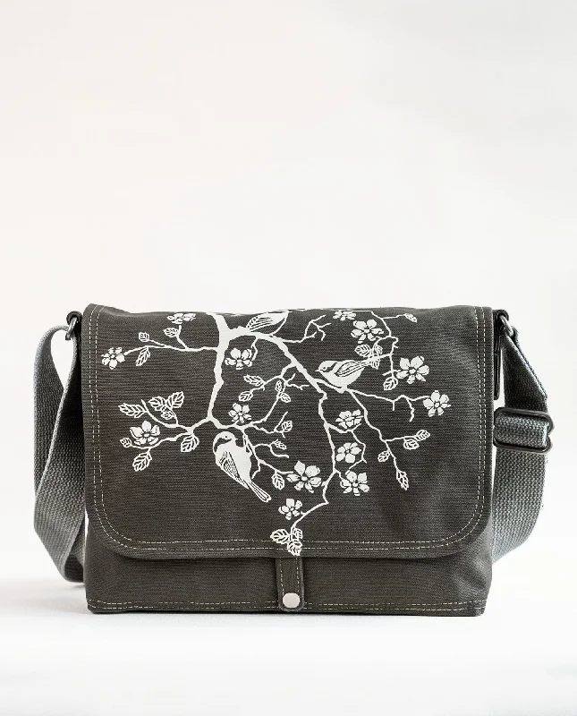Messenger Bag: Chickadee Unmissable Deals On Everyday Handbags