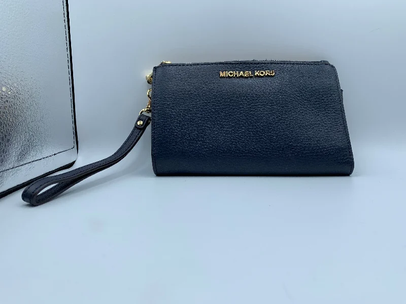 Wristlet By Michael Kors Shop Stylish Bags At Unbeatable Prices