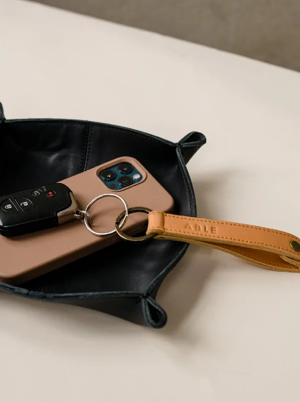 Andy Valet Tray Carry Elegance For Less – Best Bag Deals Here