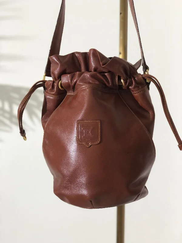 CELINE Blason Leather Drawstring Shoulder bag Brown Vintage 2hgzv7 Chic Bags, Shop Now & Save CELINE Blason Leather Drawstring Shoulder bag Brown Vintage 2hgzv7 Chic Bags, Shop Now & Save