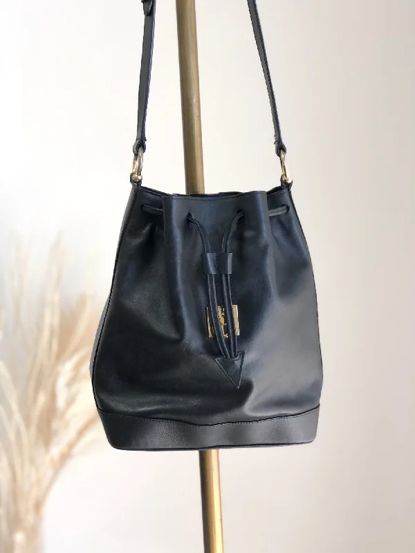 CELINE Gancini Drawstring Shoulder bag Black Vintage pm8nst Must-Have Bags With Big Savings CELINE Gancini Drawstring Shoulder bag Black Vintage pm8nst Must-Have Bags With Big Savings